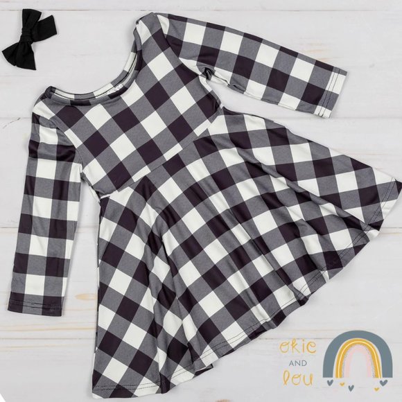 Chic Gingham Dress - Picture 1 of 2